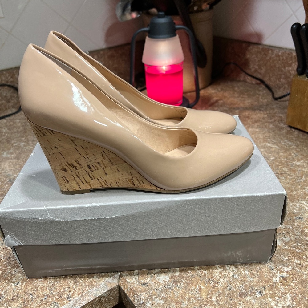 women’s nude pumps